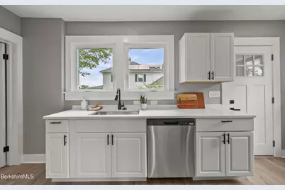 71 Essex St, Pittsfield, MA 01201 - Photo 20
