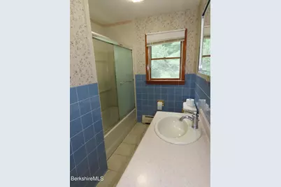 986 Church St, North Adams, MA 01247 - Photo 32