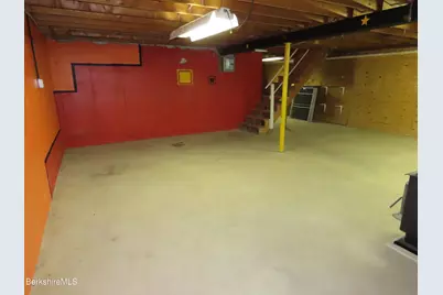 986 Church St, North Adams, MA 01247 - Photo 40