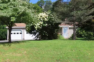 986 Church St, North Adams, MA 01247 - Photo 4
