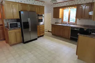 986 Church St, North Adams, MA 01247 - Photo 12