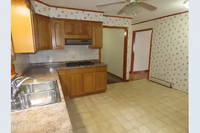986 Church St, North Adams, MA 01247 - Photo 14