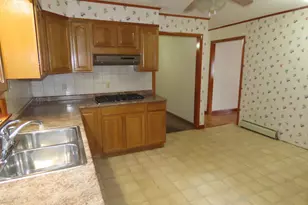 986 Church St, North Adams, MA 01247 - Photo 14