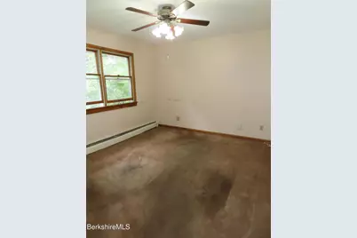 986 Church St, North Adams, MA 01247 - Photo 22