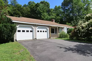 986 Church St, North Adams, MA 01247 - Photo 2