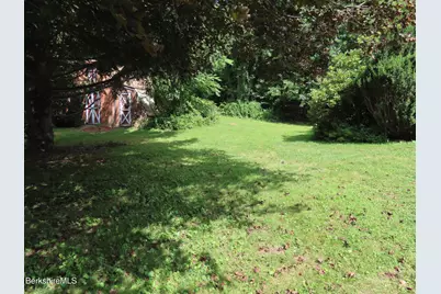 986 Church St, North Adams, MA 01247 - Photo 48