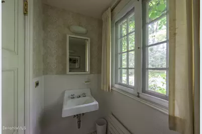 720 South St, Pittsfield, MA 01201 - Photo 18