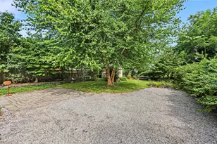 25 Cottage St, Great Barrington, MA 01230 - Photo 38