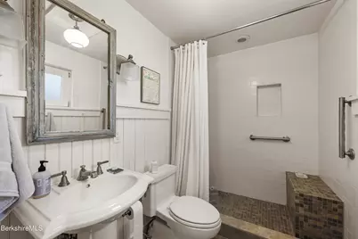25 Cottage St, Great Barrington, MA 01230 - Photo 24
