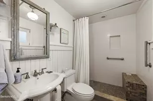 25 Cottage St, Great Barrington, MA 01230 - Photo 24