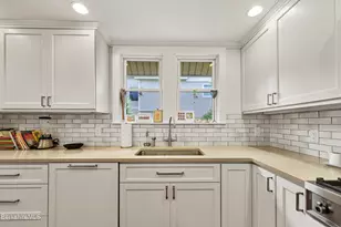 25 Cottage St, Great Barrington, MA 01230 - Photo 20