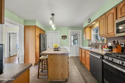 4 Richmond St, Adams, MA 01220 - Photo 20