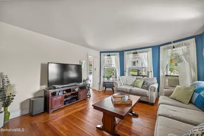4 Richmond St, Adams, MA 01220 - Photo 12