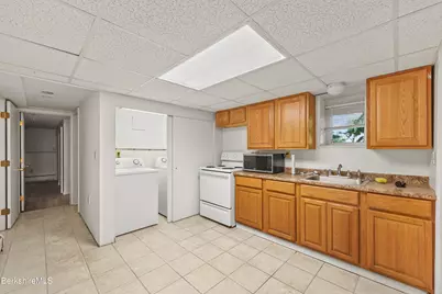 81 Calumet St, Pittsfield, MA 01201 - Photo 18