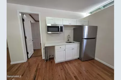 28 Bartlett Ave, Pittsfield, MA 01201 - Photo 8