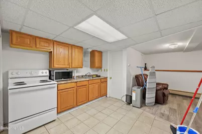 81 Calumet St, Pittsfield, MA 01201 - Photo 20