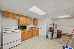 81 Calumet St, Pittsfield, MA 01201 - Photo 20