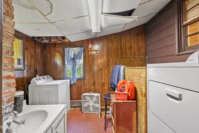 81 Calumet St, Pittsfield, MA 01201 - Photo 12