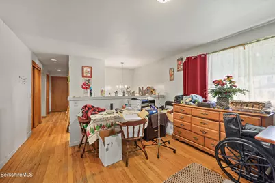 81 Calumet St, Pittsfield, MA 01201 - Photo 4