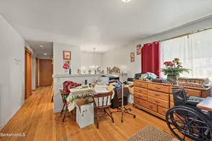 81 Calumet St, Pittsfield, MA 01201 - Photo 4