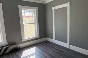 30 Hall St, North Adams, MA 01247 - Photo 8