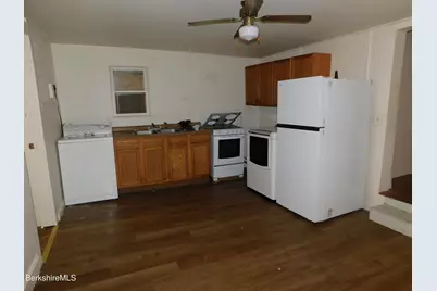 112 Union St, Pittsfield, MA 01201 - Photo 6