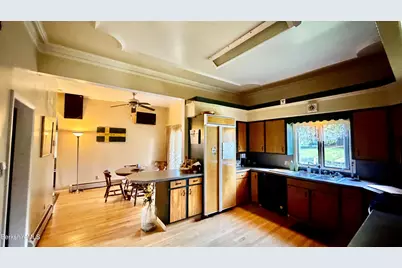 242 Church St, North Adams, MA 01247 - Photo 24