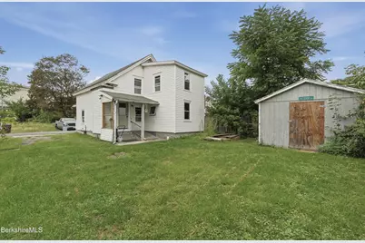 19 1/2 Spring St, North Adams, MA 01247 - Photo 22