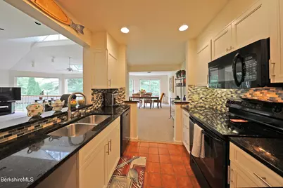 19 Hawthorne Rd #GH 8, Stockbridge, MA 01262 - Photo 12