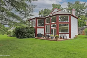 19 Hawthorne Rd, Stockbridge, MA 01262 - Photo 1