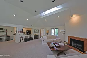 19 Hawthorne Rd, Stockbridge, MA 01262 - Photo 8