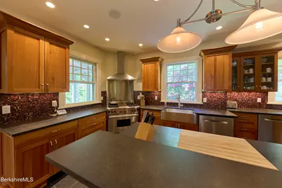 95 Lewis Ave, Great Barrington, MA 01230 - Photo 8