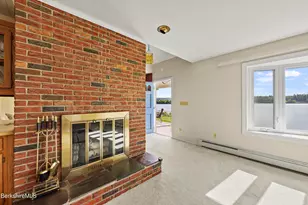 10 Club Cir, Pittsfield, MA 01201 - Photo 18