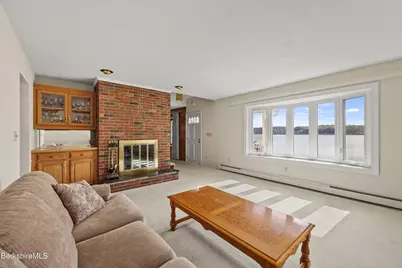 10 Club Cir, Pittsfield, MA 01201 - Photo 14