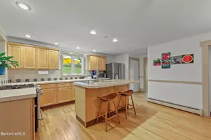 662 N Hoosac Rd, Williamstown, MA 01267 - Photo 22