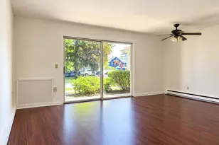 106 E Housatonic St, Pittsfield, MA 01201 - Photo 2