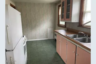1100 North St, Pittsfield, MA 01201 - Photo 18