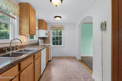 144 Castle Hill Ave, Great Barrington, MA 01230 - Photo 16