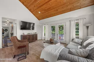 159 Cascade St, Pittsfield, MA 01201 - Photo 6