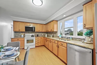 208 Dalton Division Rd, Pittsfield, MA 01201 - Photo 14