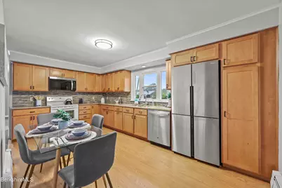 208 Dalton Division Rd, Pittsfield, MA 01201 - Photo 16