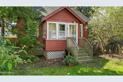 22 Franklin St, Lenox, MA 01240 - Photo 2