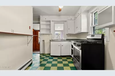 22 Franklin St, Lenox, MA 01240 - Photo 8