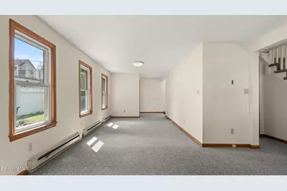 24 Franklin St, Lenox, MA 01240 - Photo 6