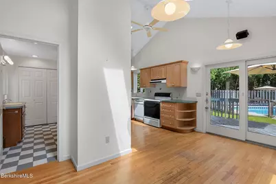 24 Elmvale Place, Pittsfield, MA 01201 - Photo 34