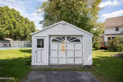 24 Elmvale Place, Pittsfield, MA 01201 - Photo 4