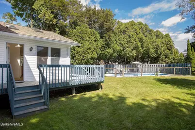 24 Elmvale Place, Pittsfield, MA 01201 - Photo 6