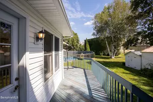 24 Elmvale Pl, Pittsfield, MA 01201 - Photo 8