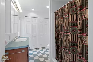 24 Elmvale Pl, Pittsfield, MA 01201 - Photo 42