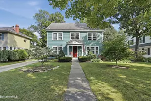 31 Brunswick St, Pittsfield, MA 01201 - Photo 1